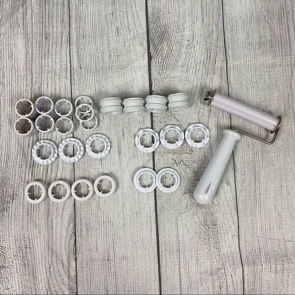 Wilton Other - Wilton mini fondant ribbon roller